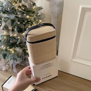 Straw cosmetic case